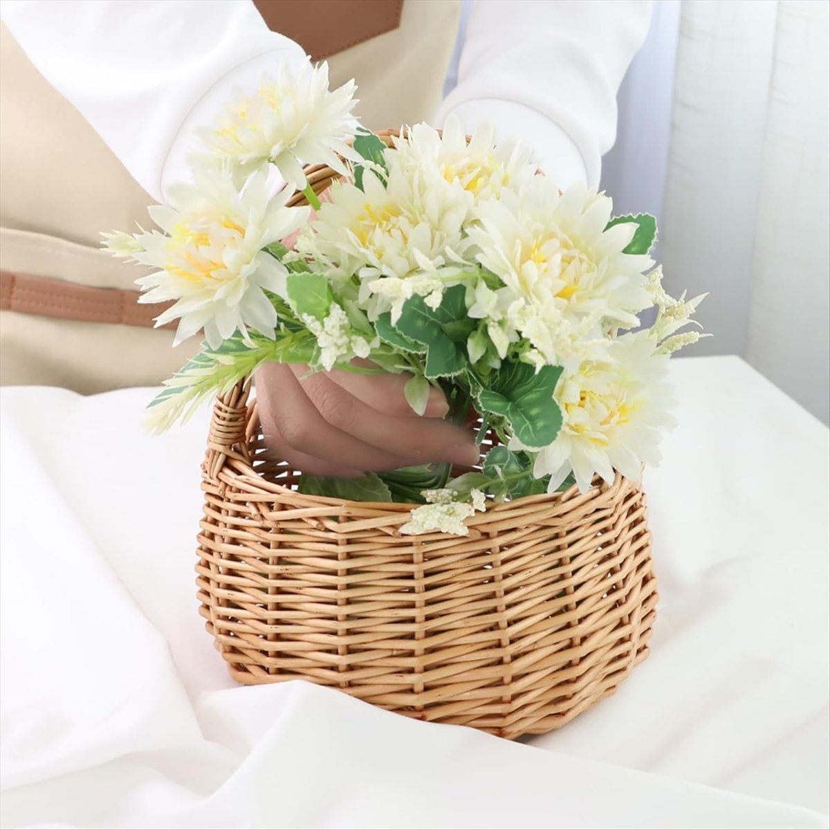 Wicker Picnic Basket with Hand - đánh giá và giá Home Decor Flowers